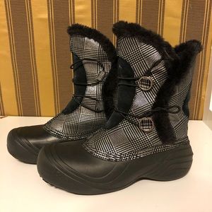Columbia thermal weather women’s boots size 10.